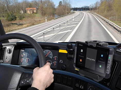 GETAC應(yīng)用于長(zhǎng)途物流車(chē)隊(duì)管理的加固計(jì)算機(jī)優(yōu)選解決方案